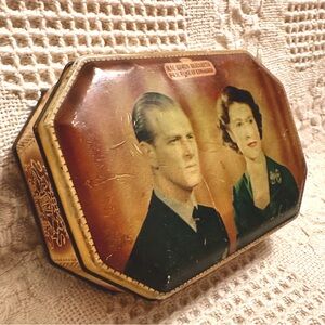 Vtg Hard Candy Tin 1953 Coronation Souvenir of Queen Elizabeth II King Philip